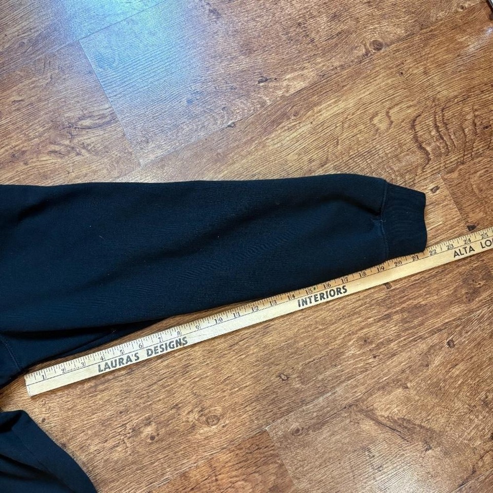 Carhartt black hoodie with pockets and freedom forever embroidery right side - Picture 7 of 7